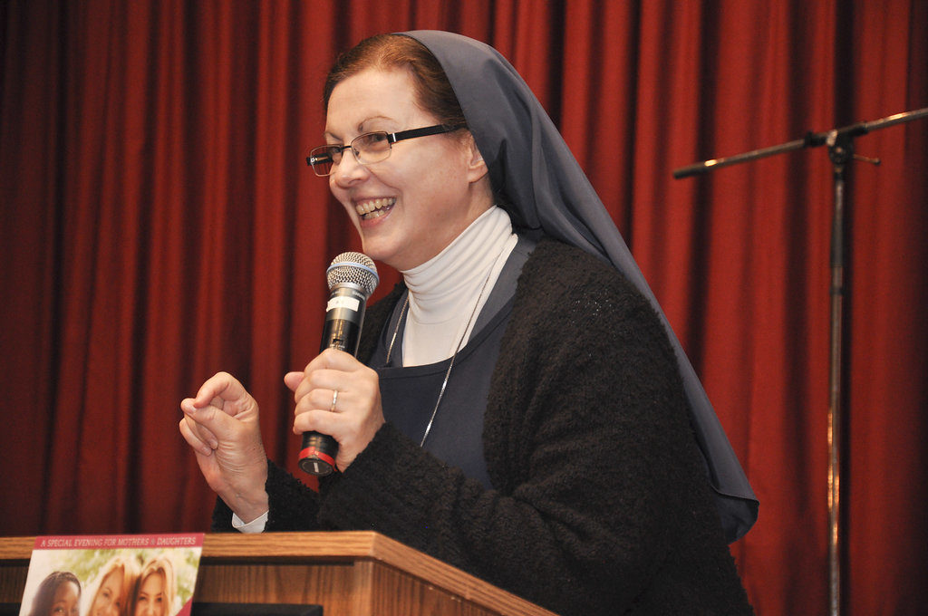 Sister Helena Burns FSP, Dynamic Women of Faith Conference 2018